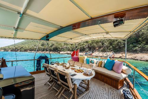 Culinary Delights at Sea