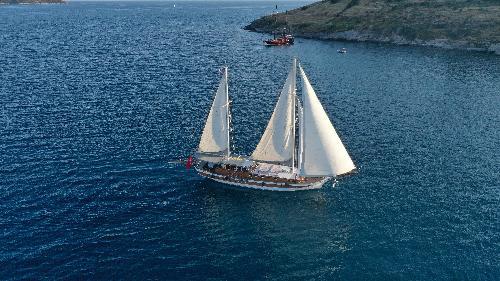 Scenic Sailing with your Loved Ones